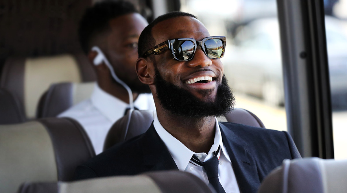 LeBron James made the Cavs wear matching Thom Browne suits before