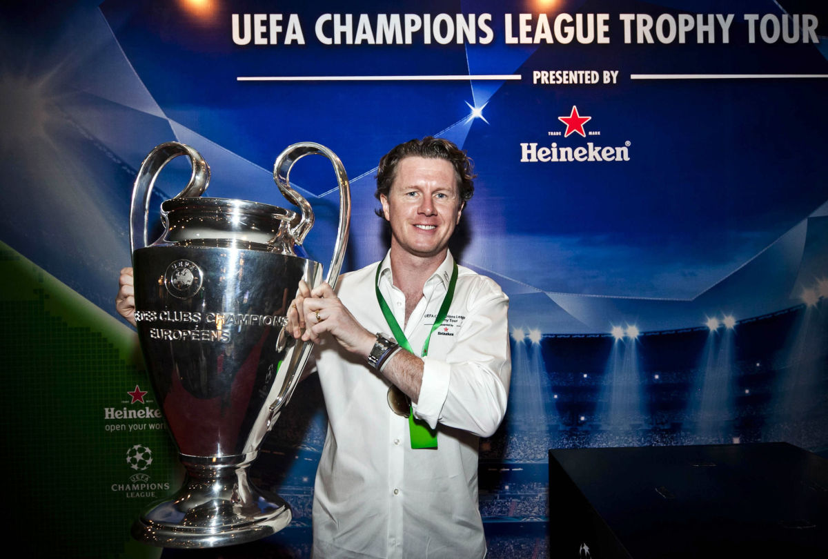 uefa-champions-league-trophy-tour-presented-by-heineken-jakarta-5b6064b5710f9171de000001.jpg