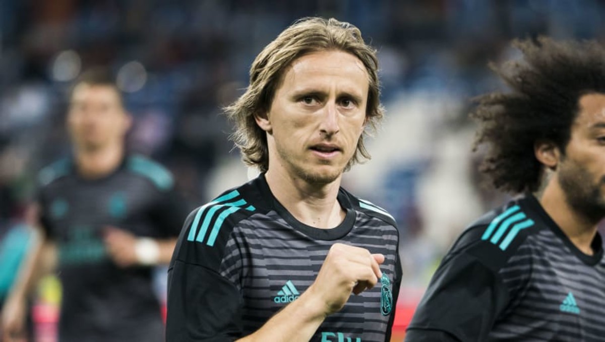 Clone Real Madrid Luka Modrić Jersey