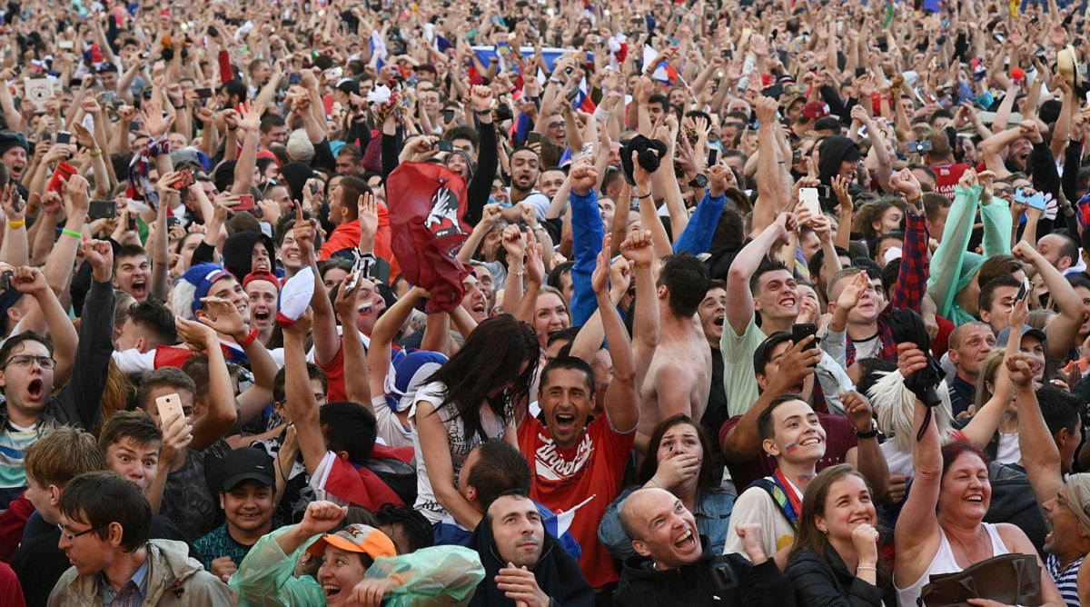 Russia Fans Go Wild Over World Cup Upset Of Spain (video) - Sports 