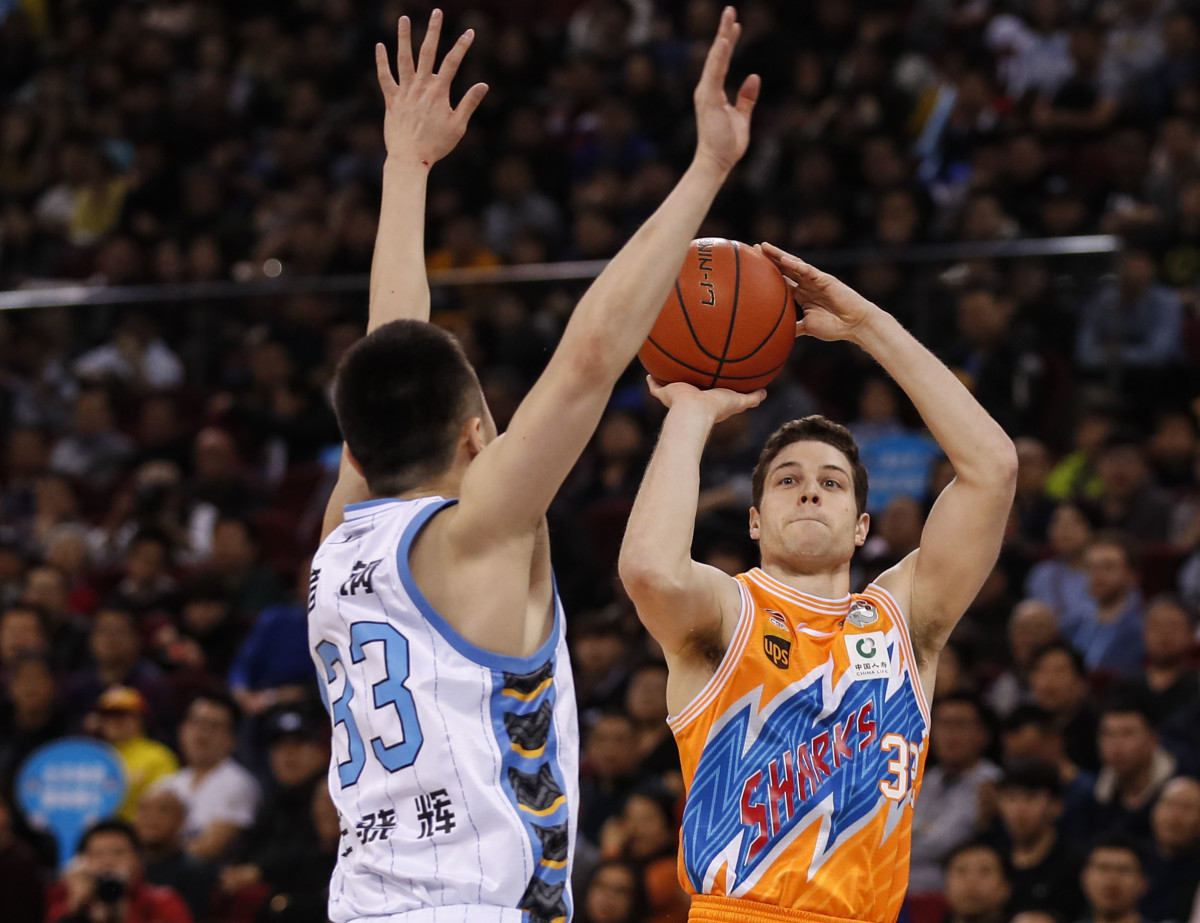 Phoenix Suns: Jimmer Fredette back in Utah, met with mostly cheers