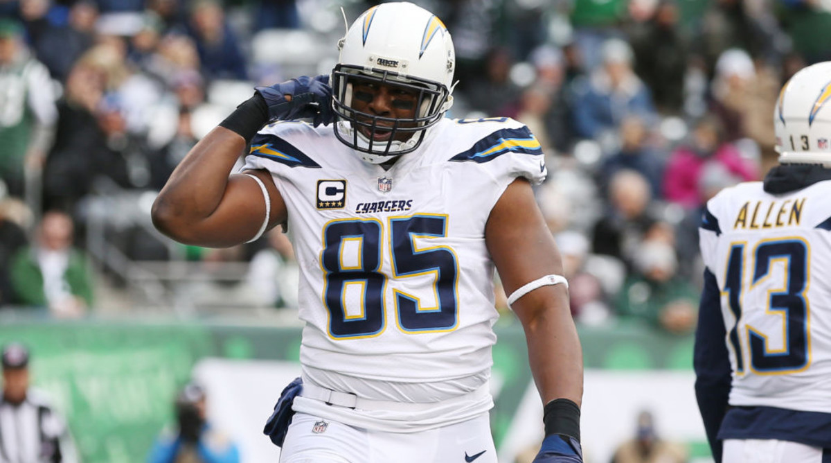 Chargers re-sign tight end Antonio Gates for 16th season