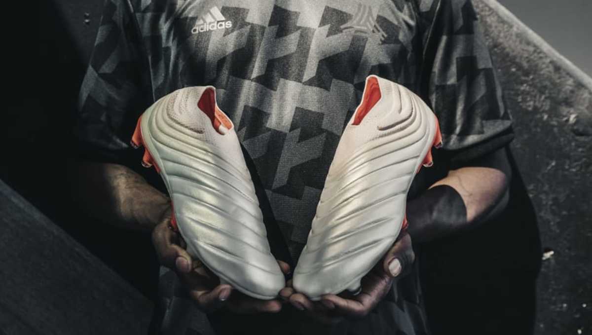 Motivación Desplazamiento dosis adidas Launch New Copa 19+ Boots in Champagne & Red Worn by Paulo Dybala -  Sports Illustrated