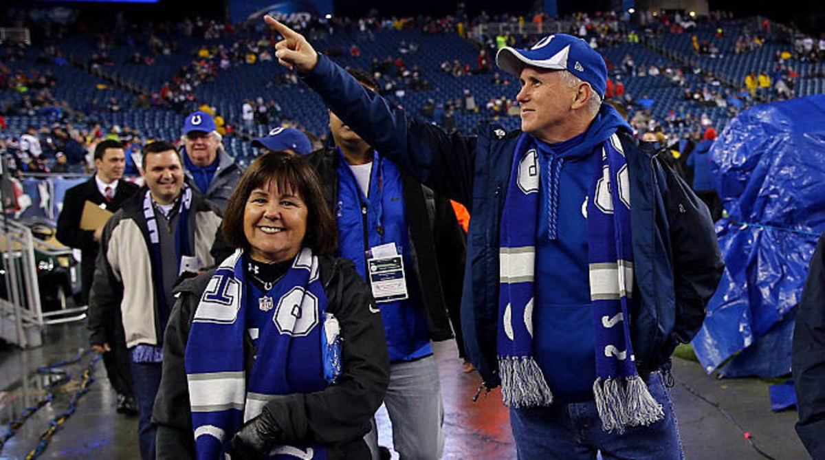 Vice President Pence leaves Colts game early after players kneel