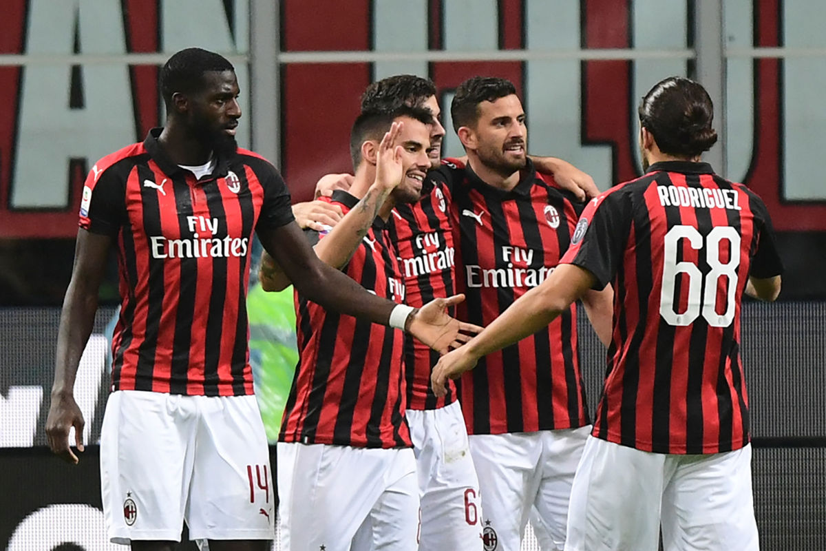 fbl-ita-serie-a-milan-genoa-5bdacb9c8d32a5358100002f.jpg