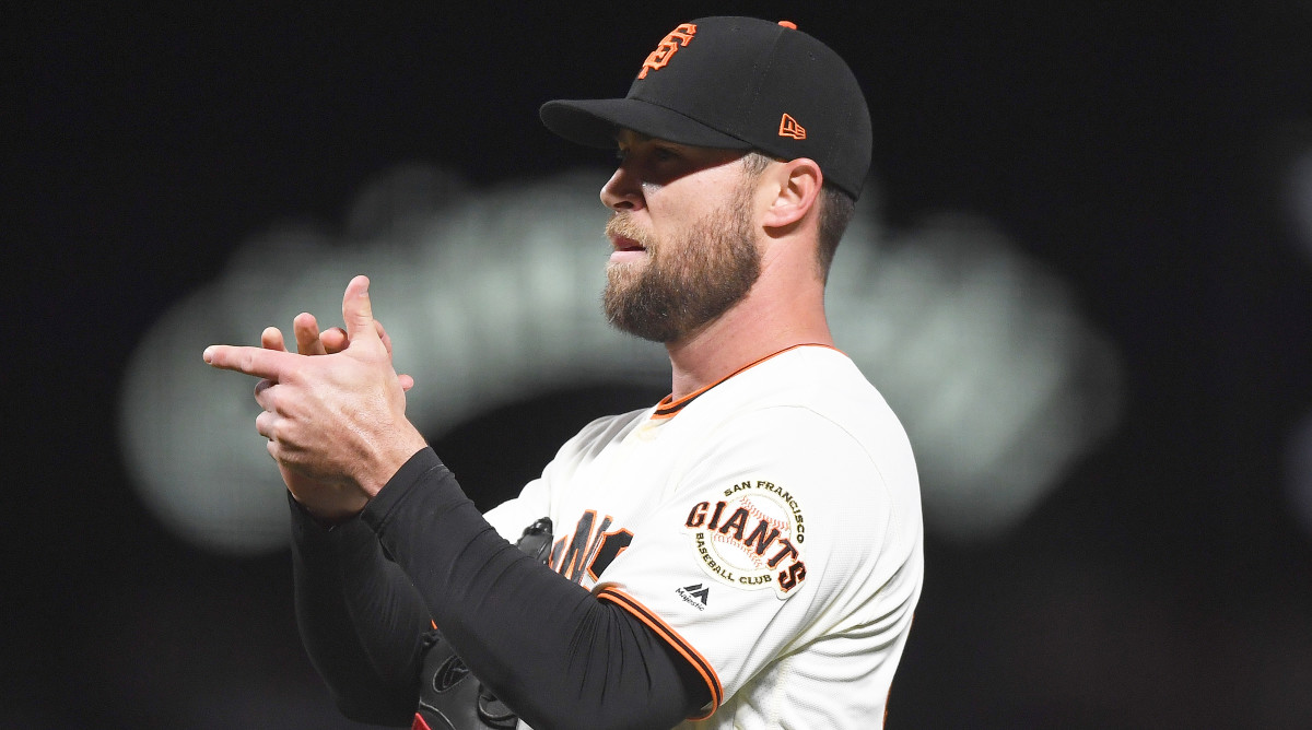 Giants' Strickland apologizes for self-inflicted injury