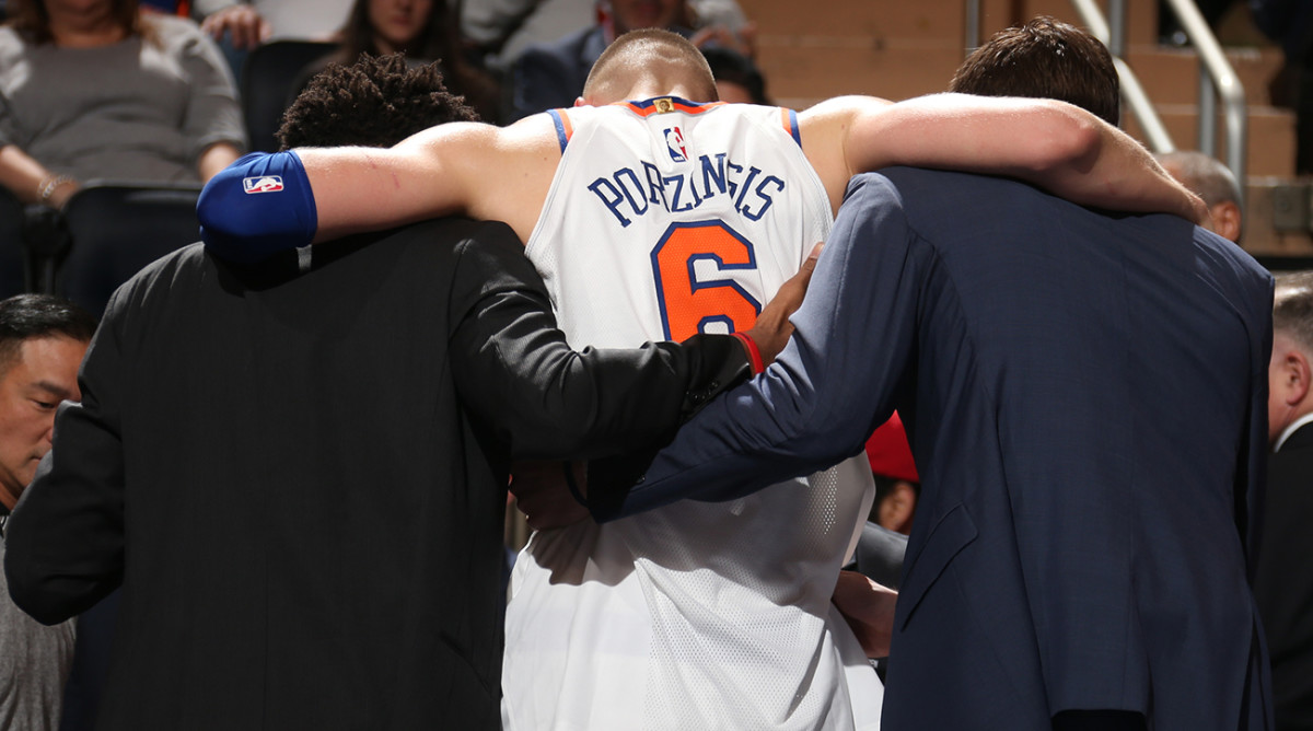 Kristaps Porzingis injury: Knicks F Tears ACL vs. Bucks - Sports Illustrated