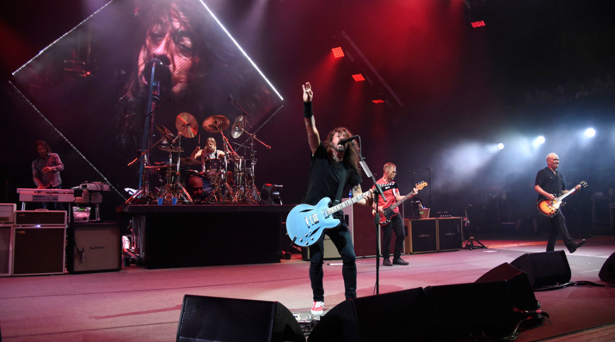 Kentucky's pickup soccer game with the Foo Fighters broke NCAA rules ...