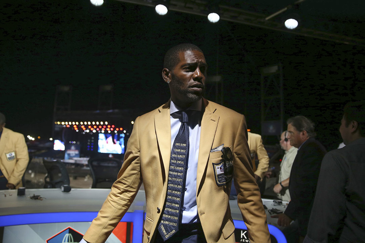 Randy Moss Uses His Tie to Honor Police Brutality Victims During