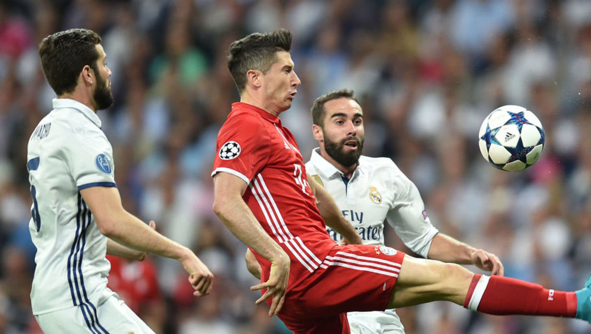 Live streaming real madrid vs munchen bayern. Левандовски в реале. Real Madrid vs Bayern Munich. Bayern Munich vs real Madrid Highlights. Нойер и Левандовски.