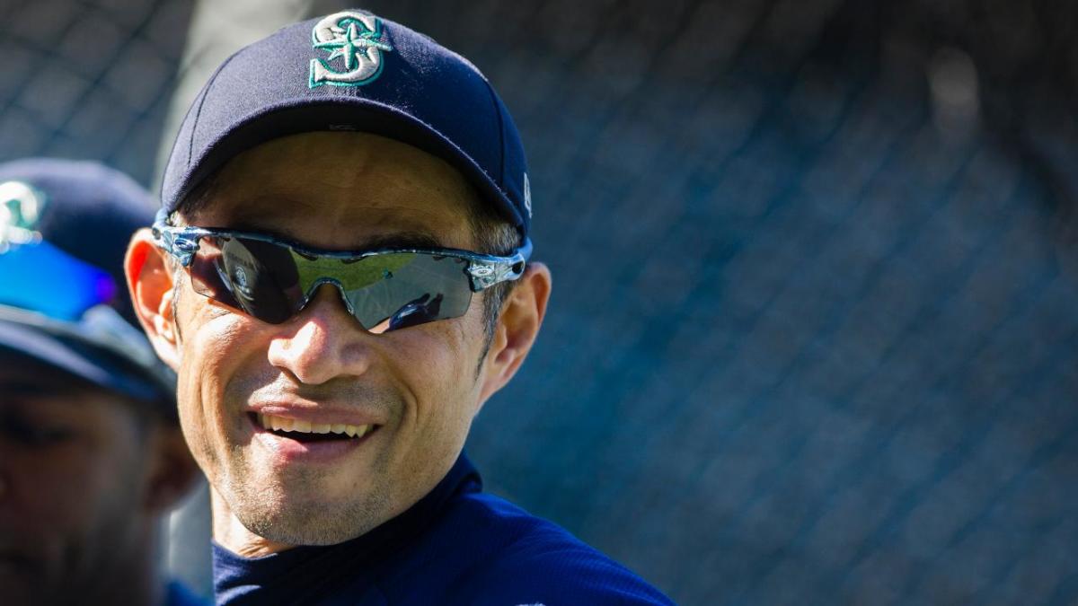 Ichiro Suzuki disguise on Seattle Mariners bench - Sports Illustrated