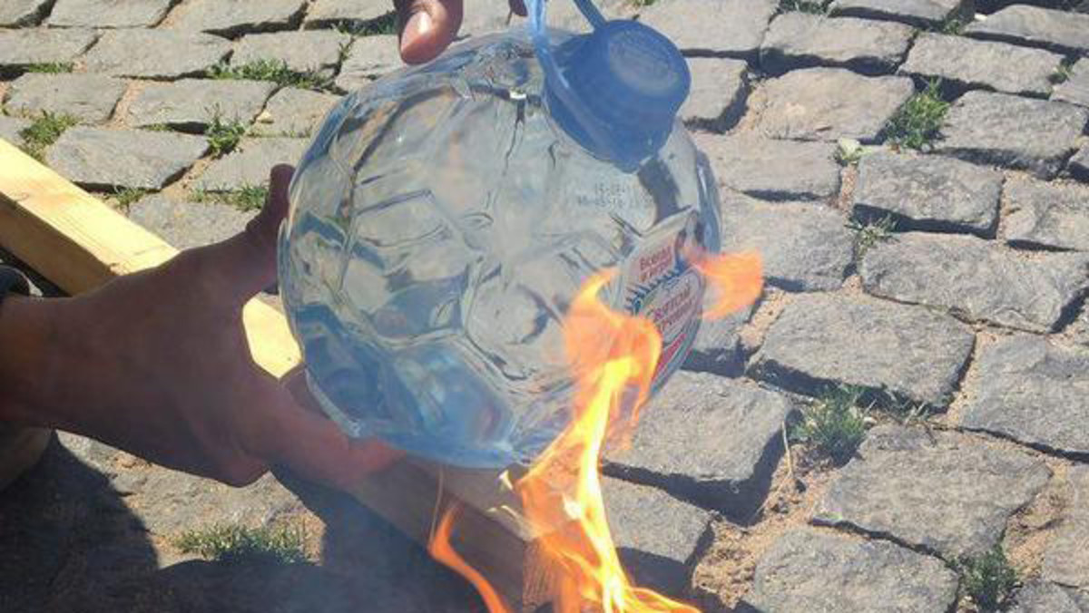 Can a bottle of water start a fire?