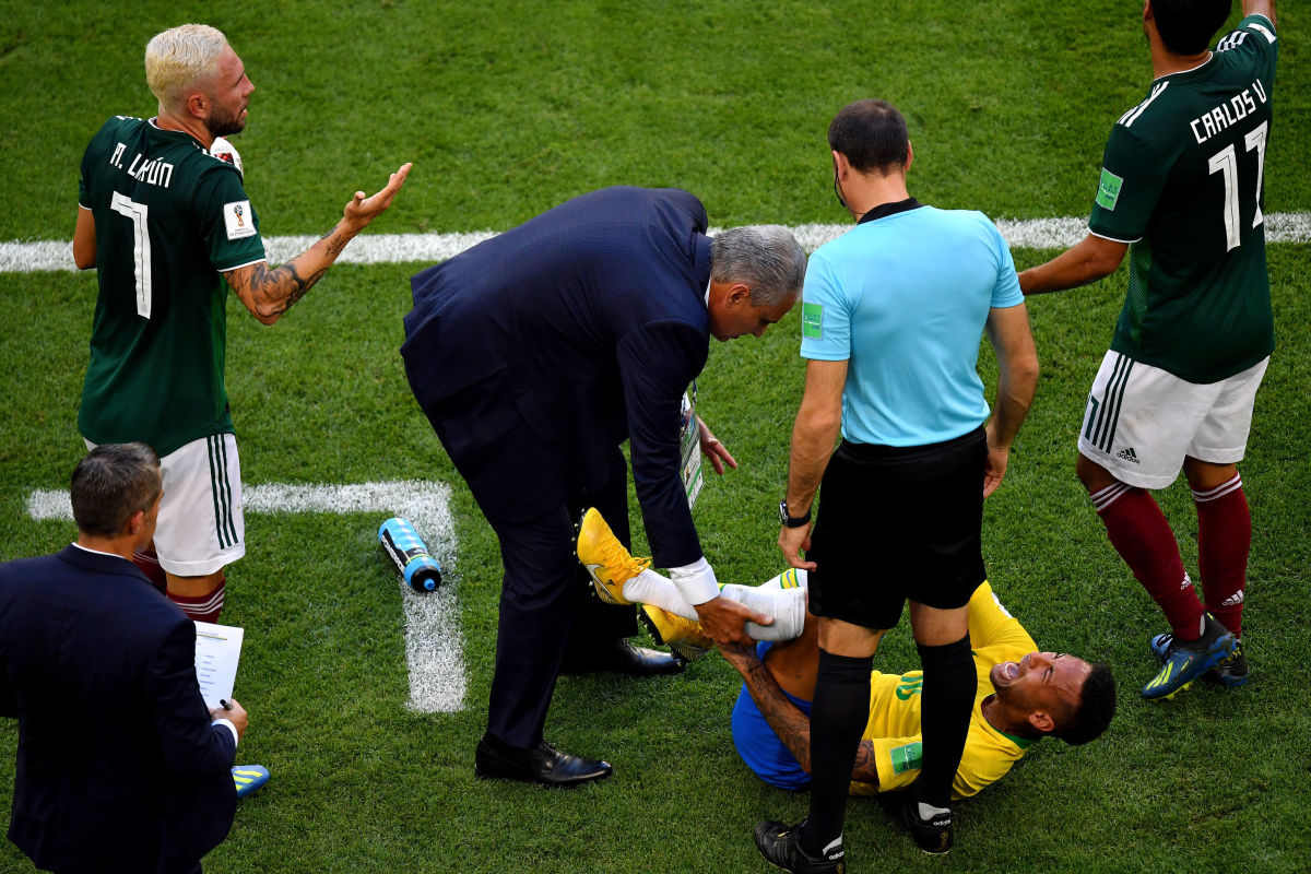 brazil-v-mexico-round-of-16-2018-fifa-world-cup-russia-5b3ab3fe73f36c76ee000003.jpg