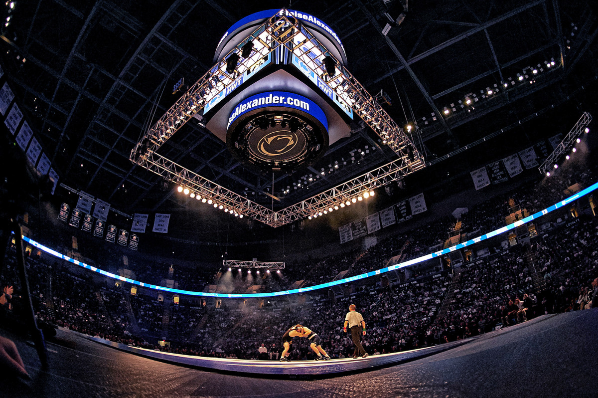 Penn State Nittany Lions vs. Iowa Hawkeyes compete in wrestling
