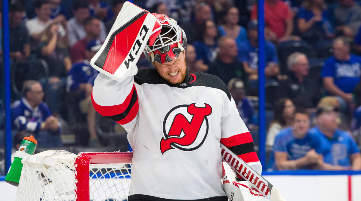 NHL Cory Schneider New Jersey Devils 2015-2016 Action Photo (Size: 8 x  10) : : Home