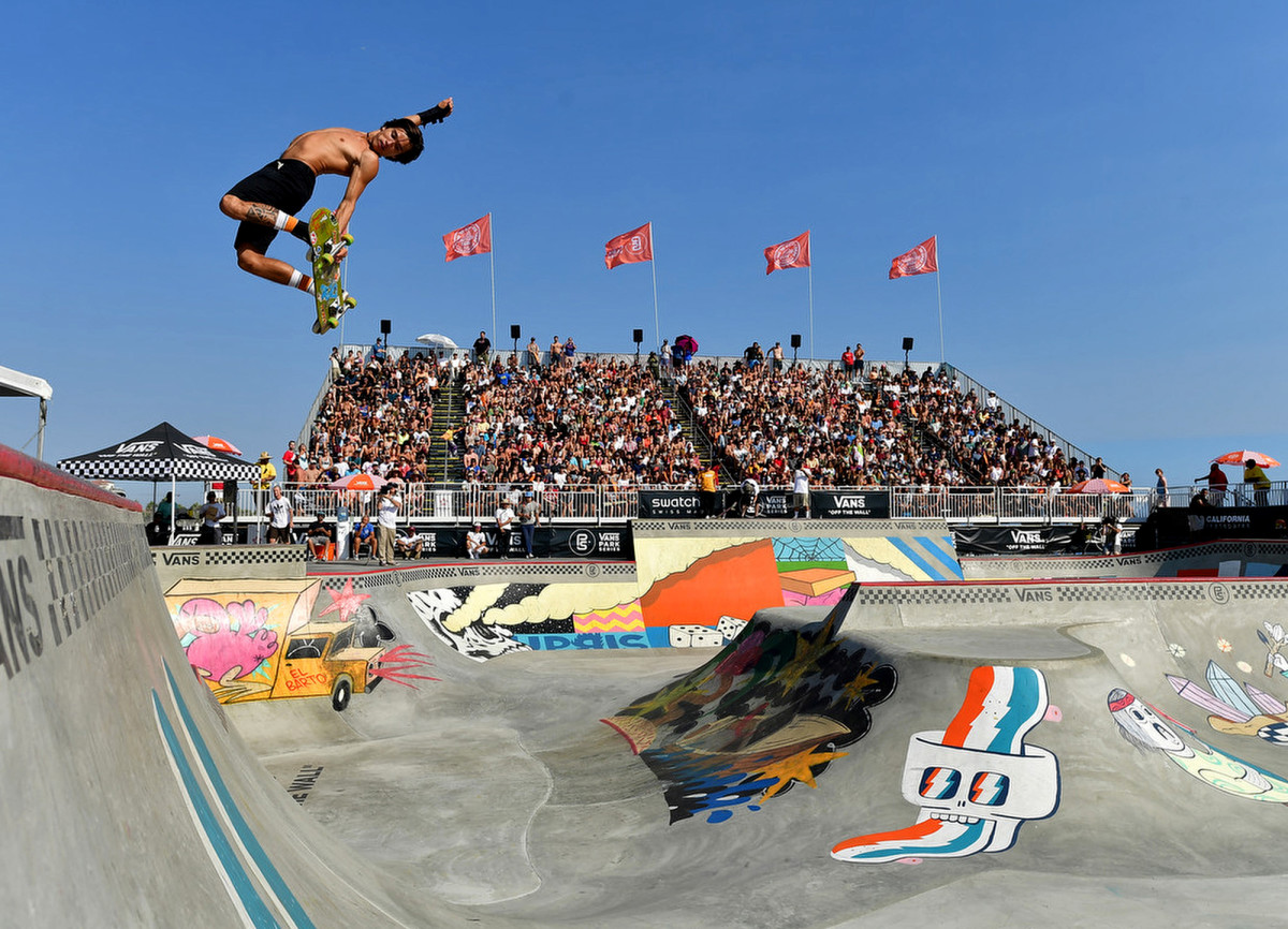 Heimana Reynolds competes in the men's pro competition at Vans Off The Wall Skatepark