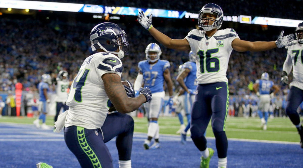 Seattle Seahawks Running Back Celebrates Touchdown With Attack on Titan  Salute - Interest - Anime News Network