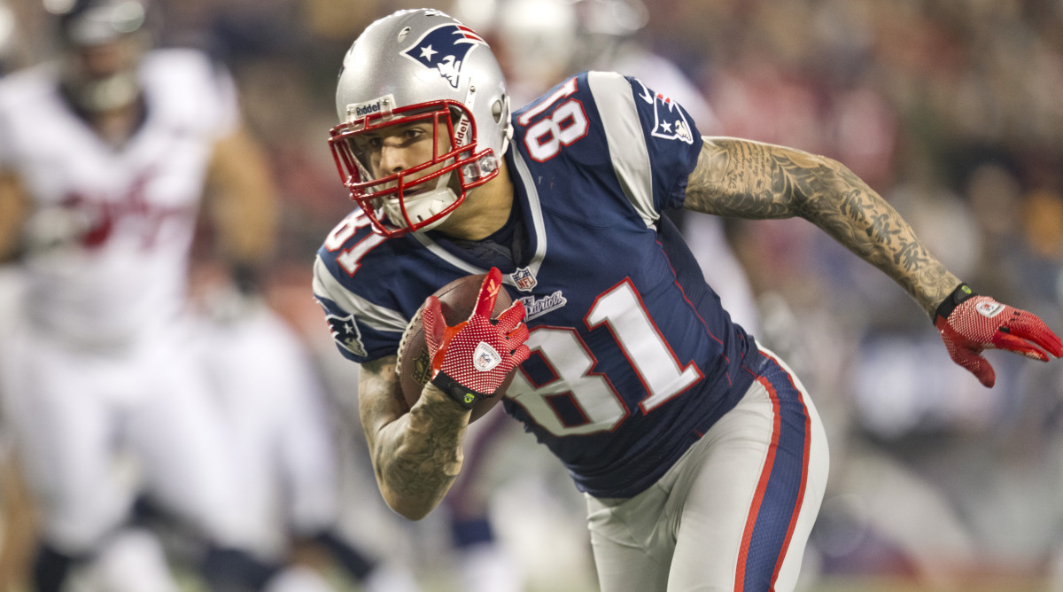 Patriots say trading in Aaron Hernandez jerseys was to help parents