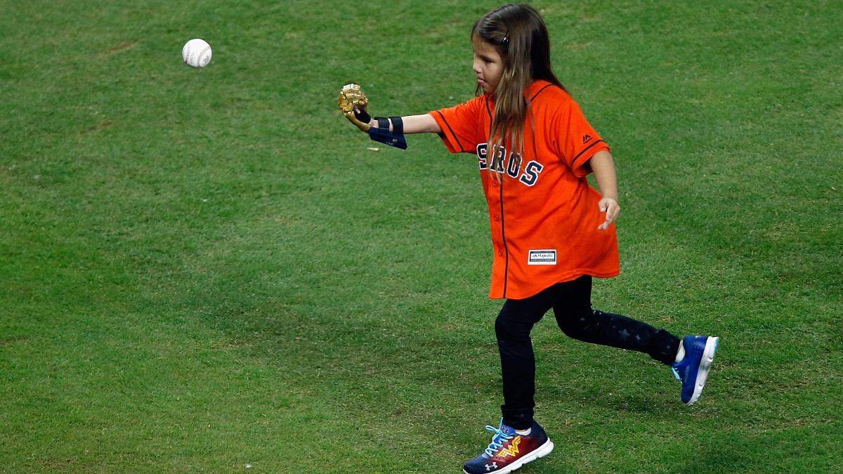World Series first pitch Hailey Dawson uses 3Dprinted hand Sports