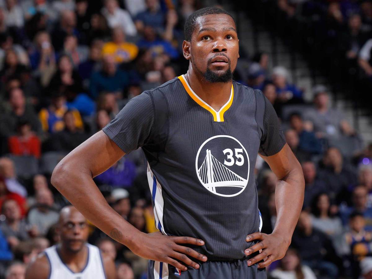Durant out for at least a month after knee injury