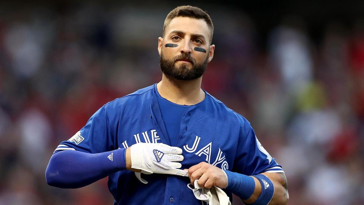 Blue Jays outfielder Kevin Pillar makes fun of his sneezing injury