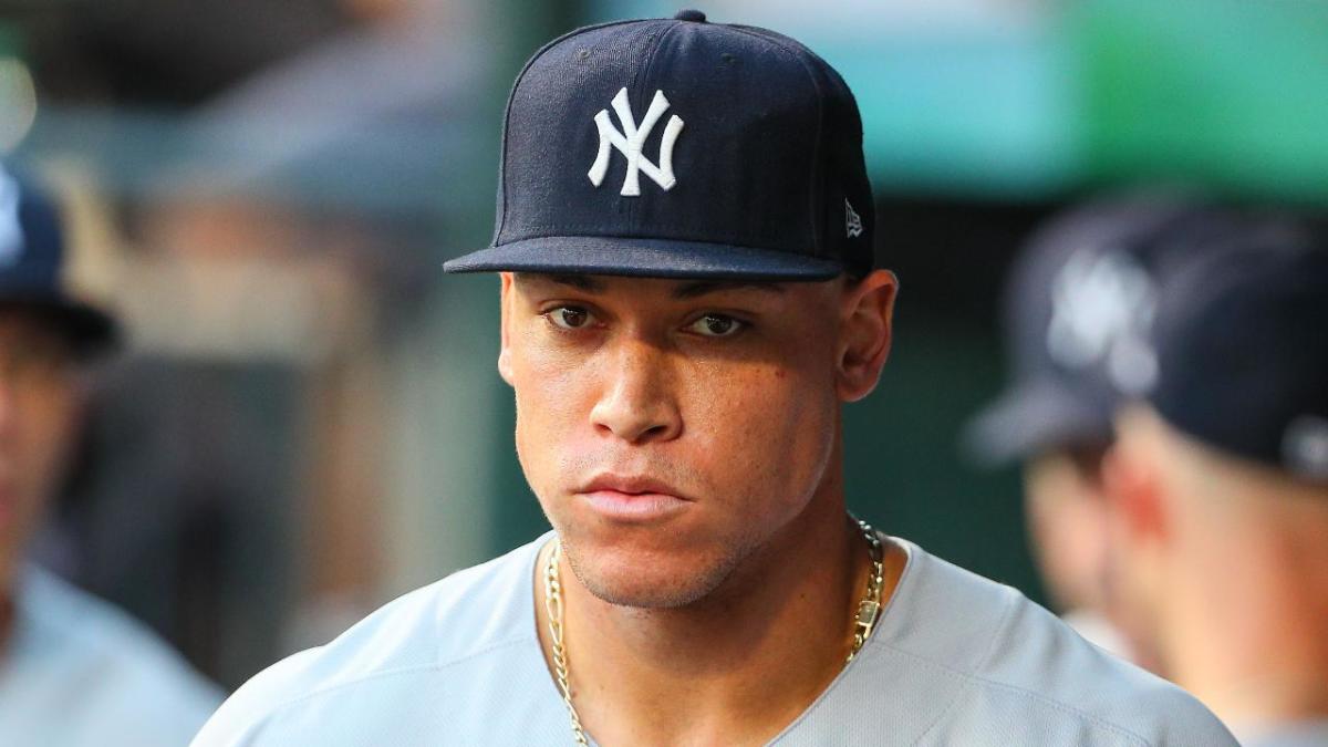 Aaron Judge expertly photobombed a pregame dugout report