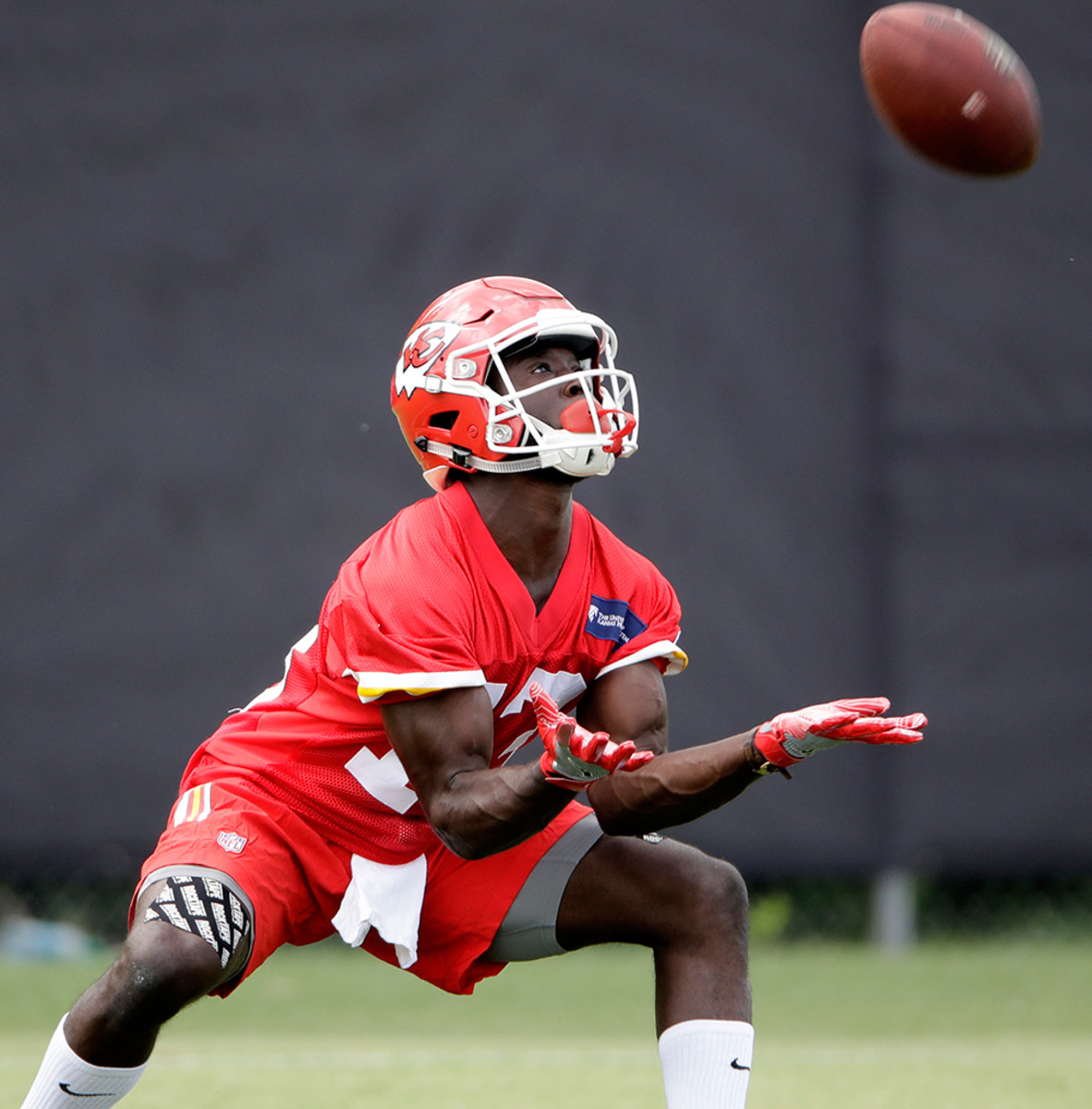 chiefs-minicamp-deanthony-thomas.jpg