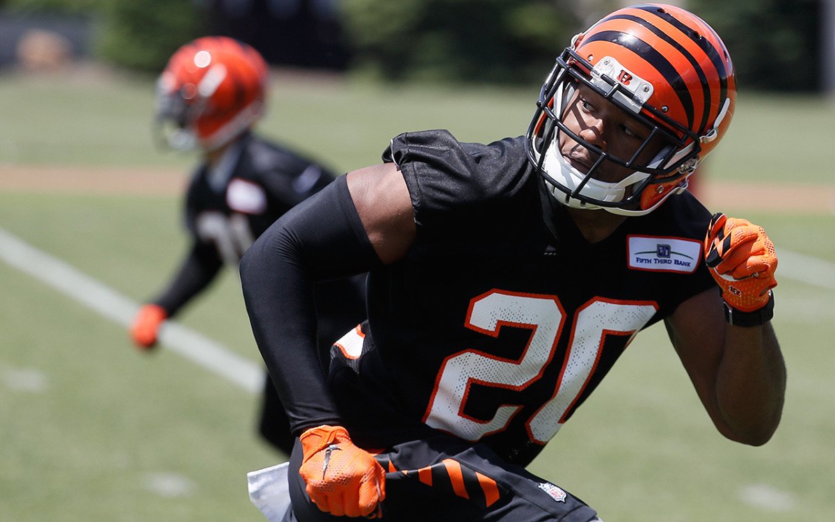 bengals-minicamp-keivarae-russell.jpg