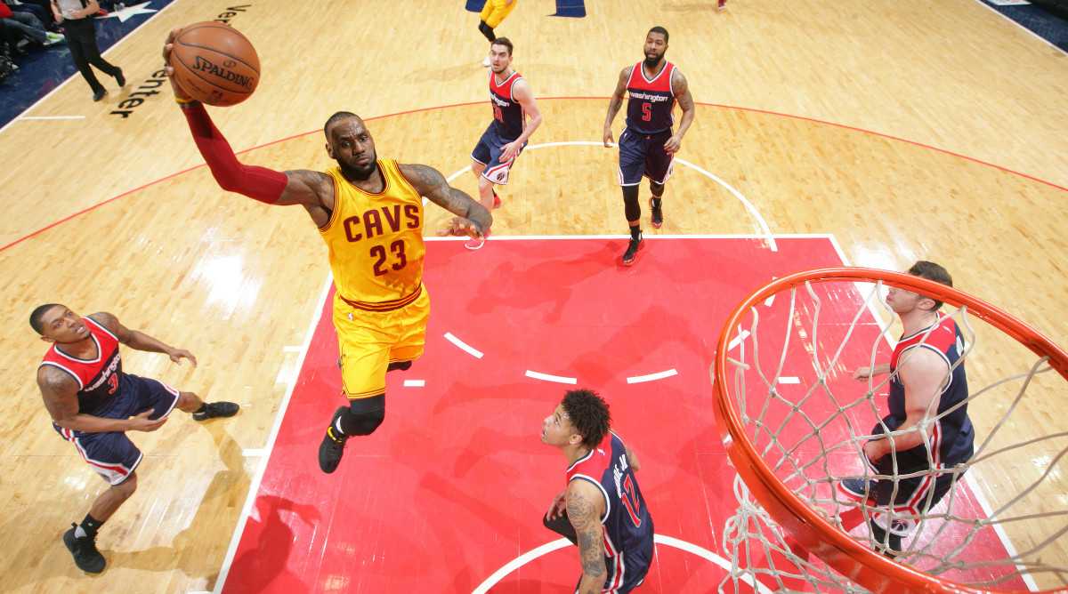LeBron James hits three to send CavsWizards to overtime (video