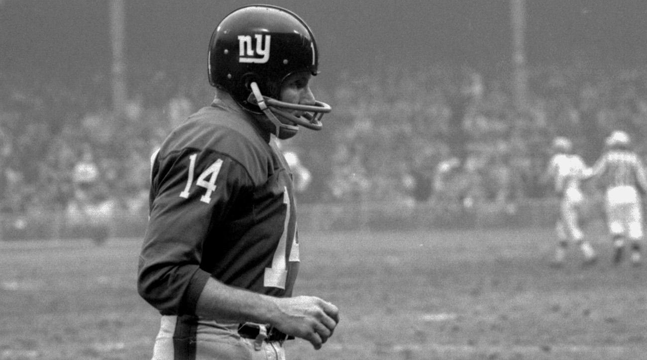 Y. A. Tittle: At 37, the Giants' Quarterback Remains As Strong and Sharp As  Ever - Sports Illustrated Vault