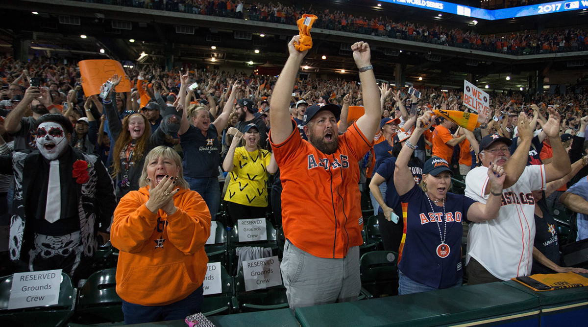 Houston Astros on X: Tonight at @MinuteMaidPark: 🔹 Framber vs. Shohei 🔸  $27 tickets 🔹 LMJ replica jersey (10,000 fans) 🔸 Friday Fireworks 🎟️:    / X