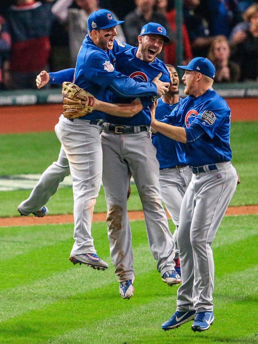 Chicago Cubs: Rookie of the Year winner Kris Bryant celebrates his