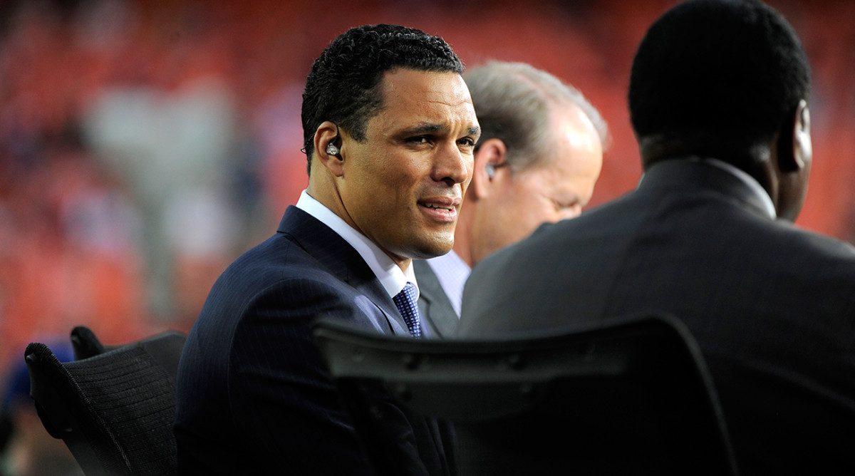 CBS quick to grab Tony Gonzalez, release Dan Marino – The Denver Post