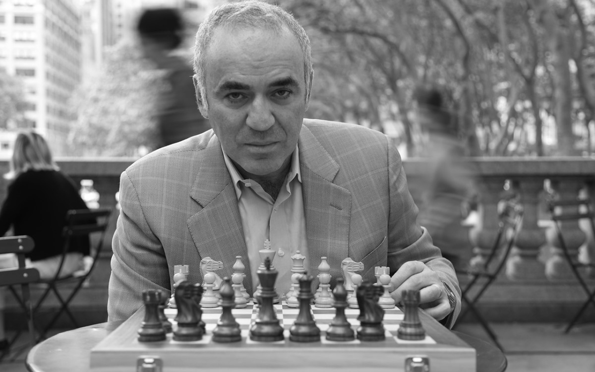 garry kasparov playing chess
