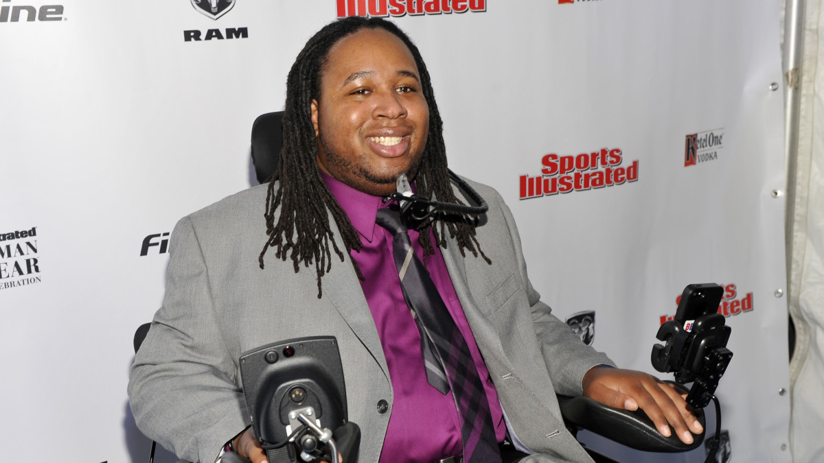 WWE Warrior Award Winner Eric LeGrand Interview - Sports Illustrated