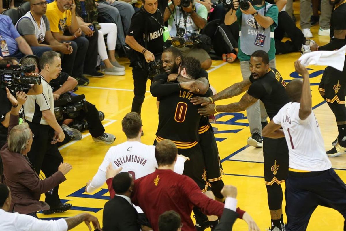 lebron-hug11.jpg