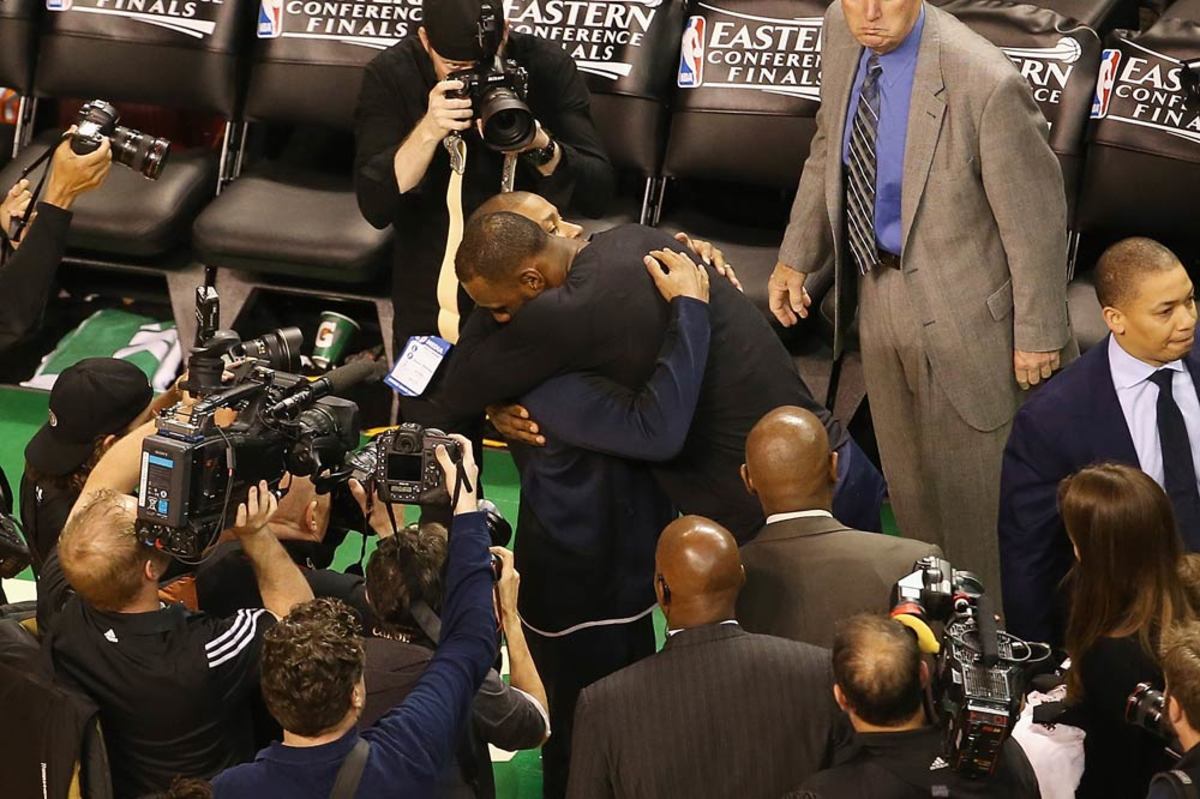 lebron-hug7.jpg