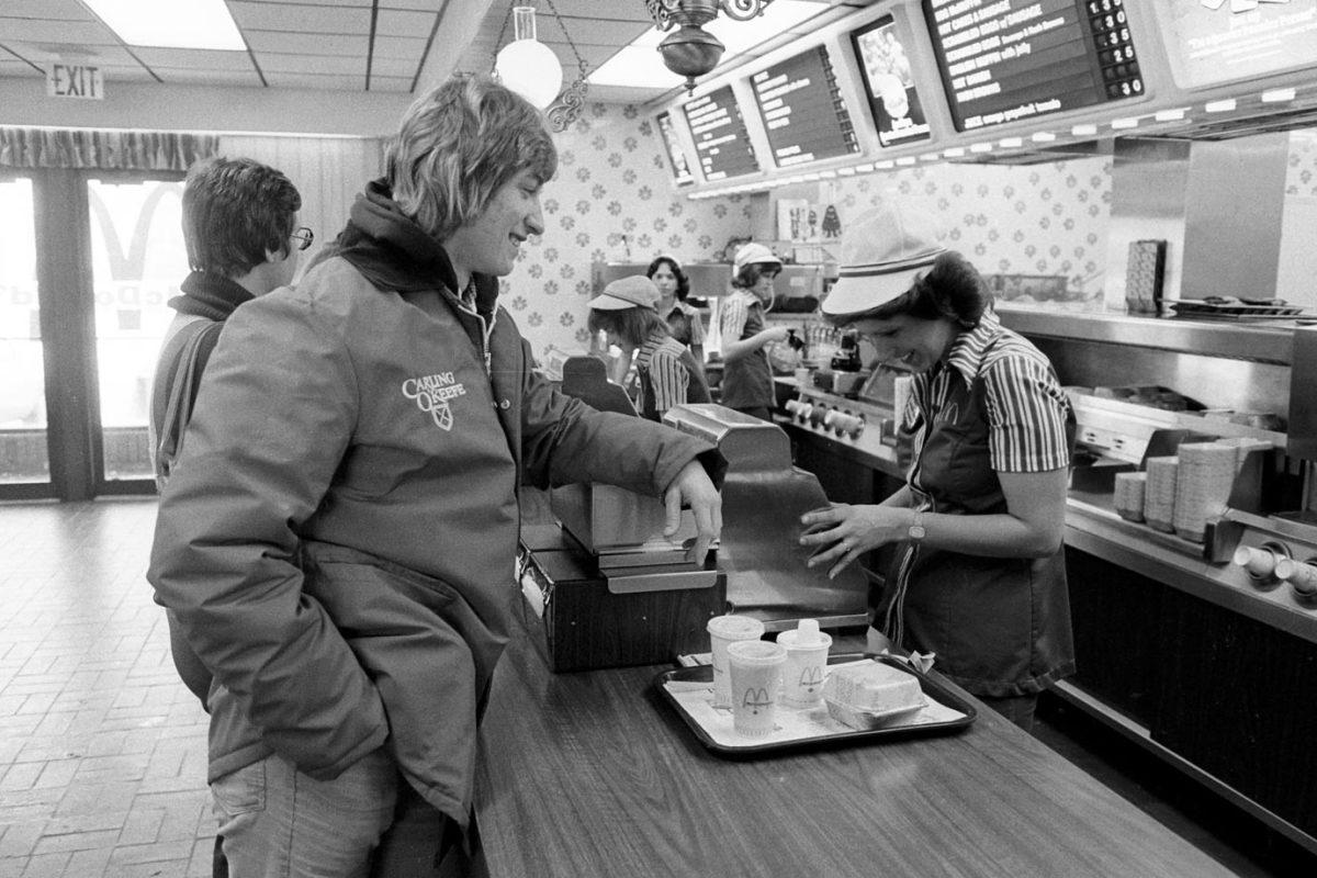 1978-Wayne-Gretzky-McDonalds-079006365.jpg