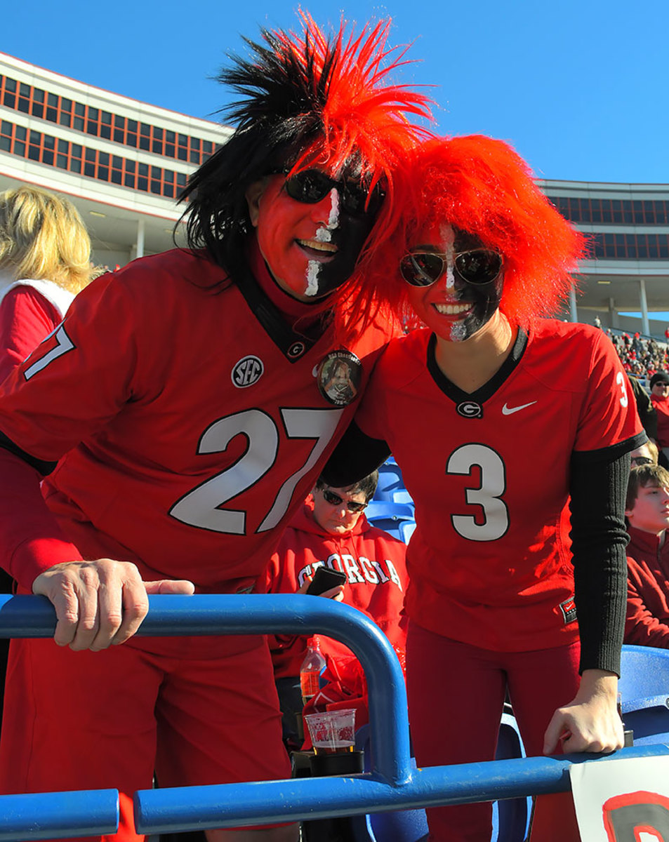 Georgia-Bulldogs-fans-GettyImages-630697184_master.jpg