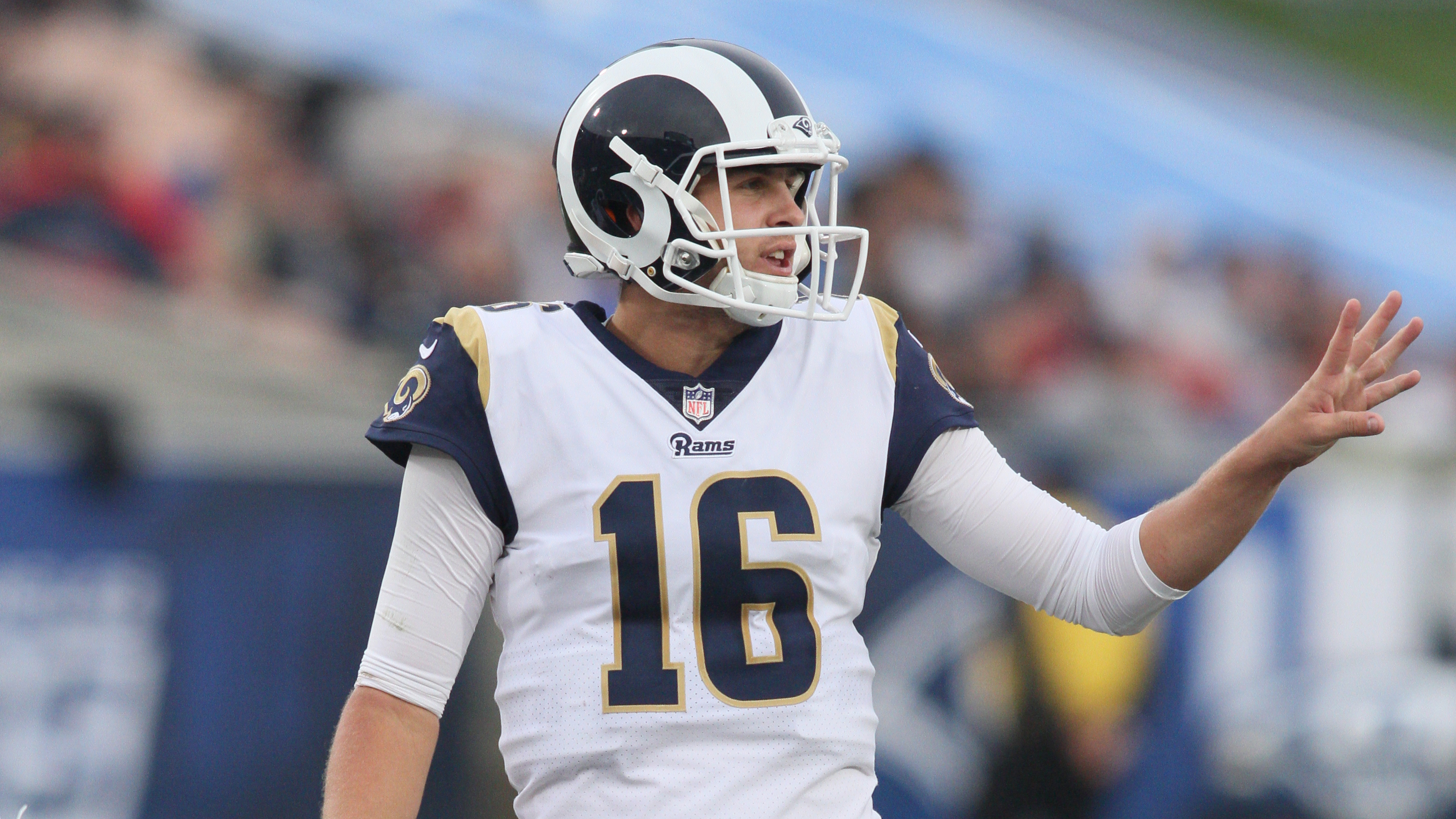 Rams vs. Bucs Monday Night Football: Jared Goff calls 'Curry' audible