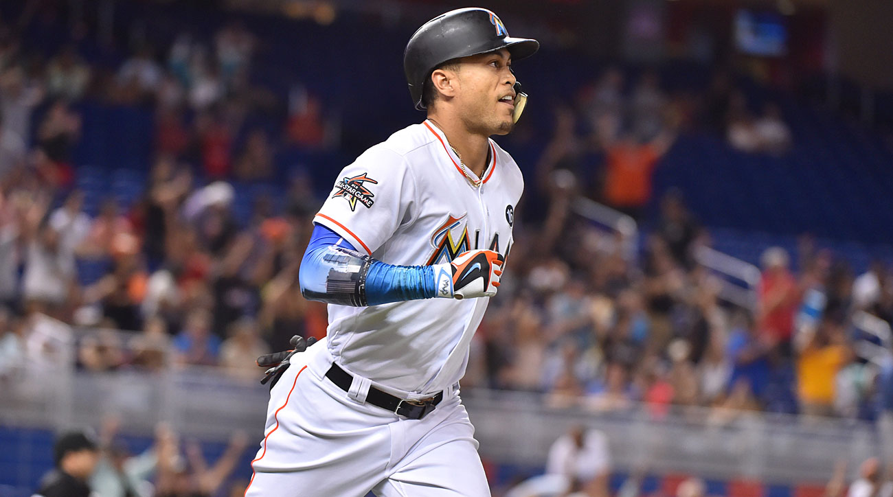 Giancarlo Stanton sets Marlins single-season home run record with