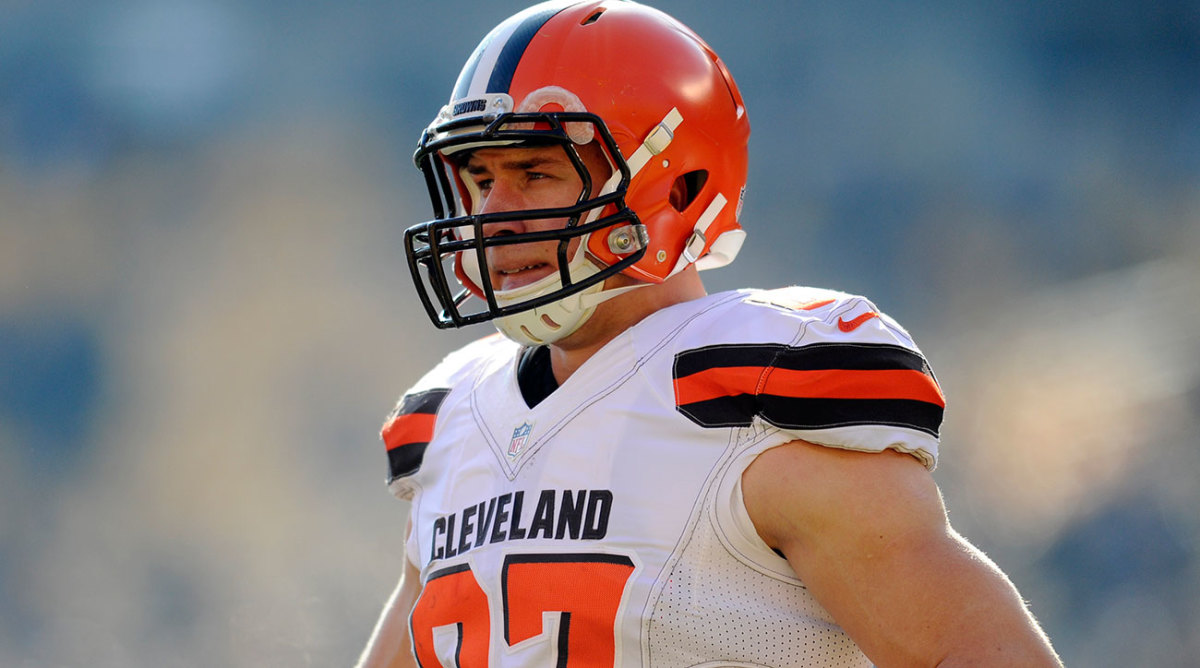 Cleveland Brown TE Seth DeValve becomes first white NFL player to