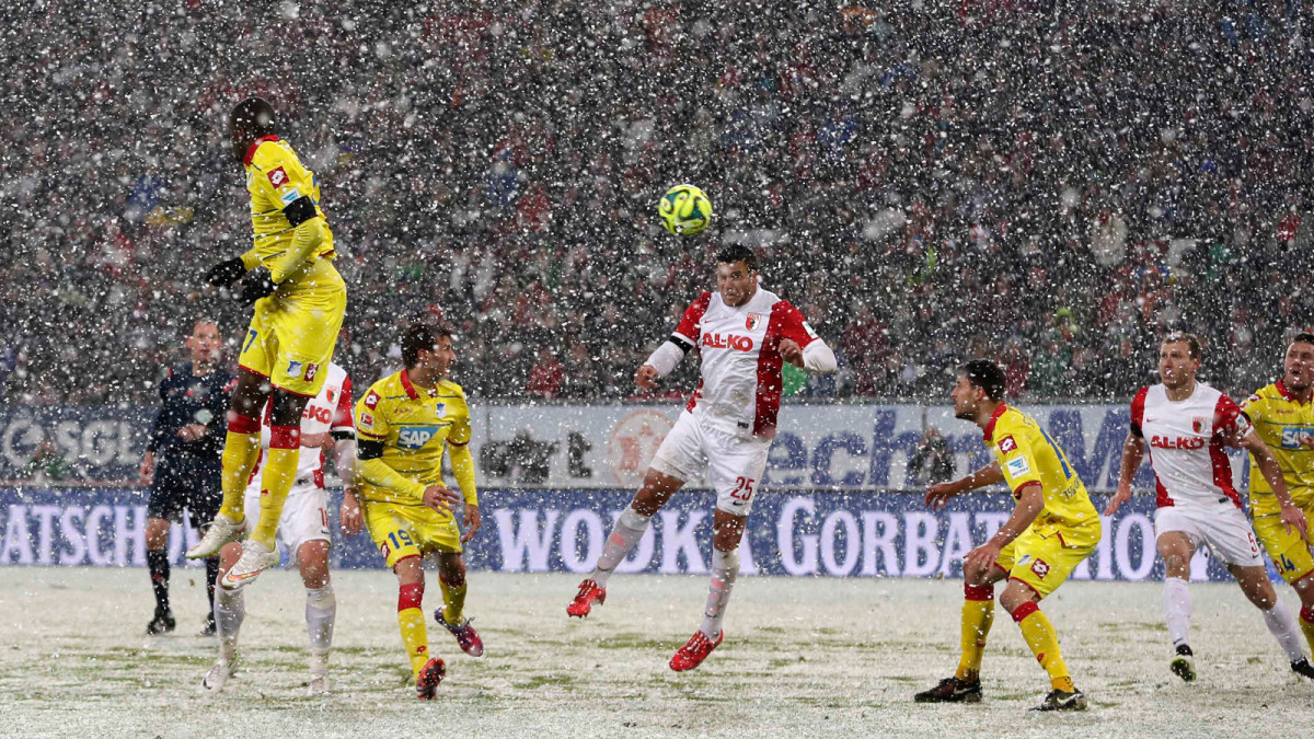 augsburg-hoffenheim-snow.jpg