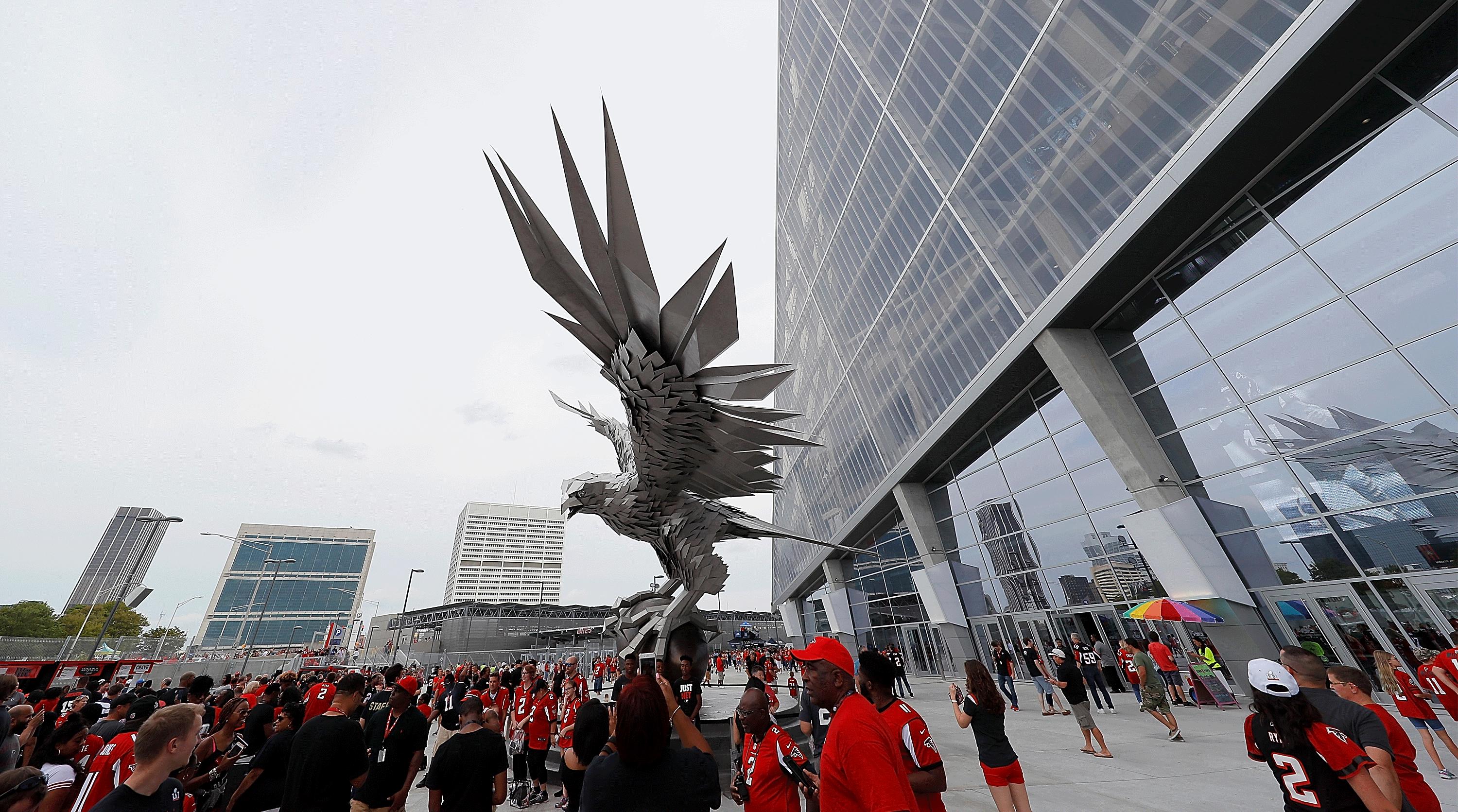 The Falcons' new stadium has all the bells and whistles – and some limited  chicken options