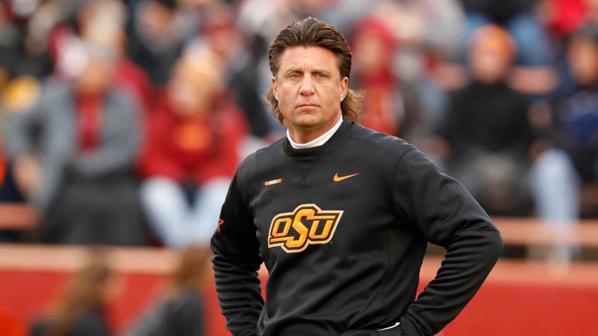 Mike Gundy: Oklahoma State Coach Turns Down Tennessee Offer - Sports ...