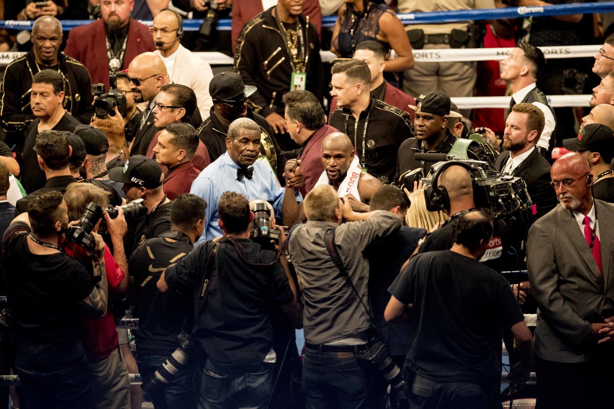 Floyd Mayweather, Jr Celebrities leaving Staples Centre after Game