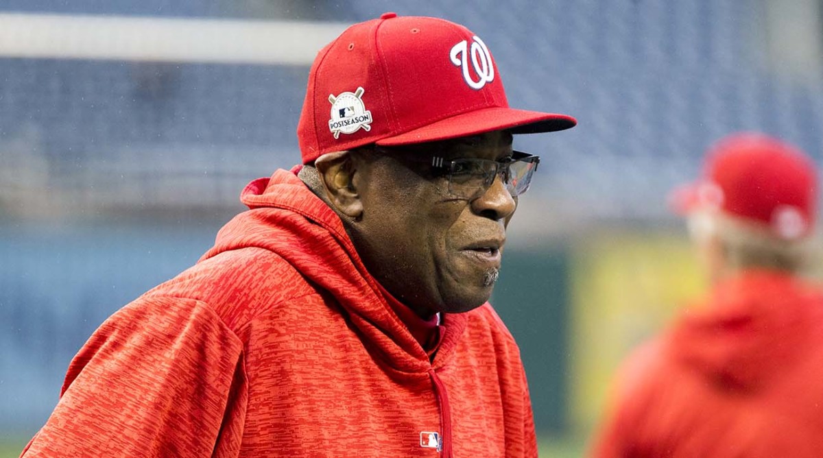 Dusty Baker backs Martín Maldonado after heated jawing, ejection