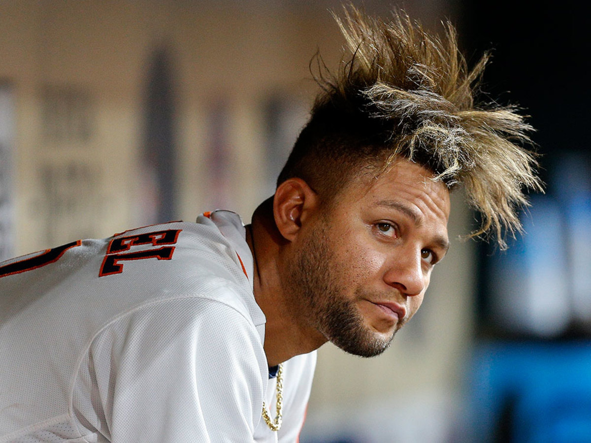 Watch the Astros appreciate Yuli Gurriel's fresh haircut after his  second-inning dinger
