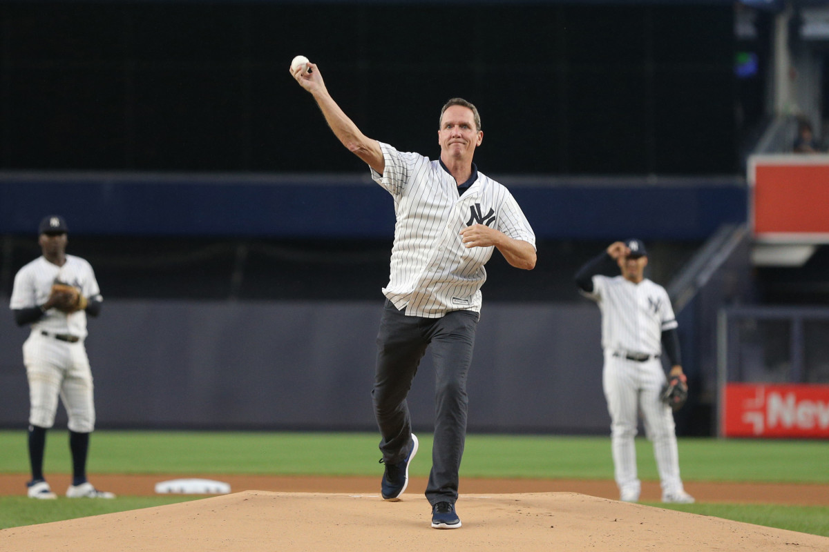 Ex-Yankees, Mets legend David Cone going from broadcast booth to injury  list 