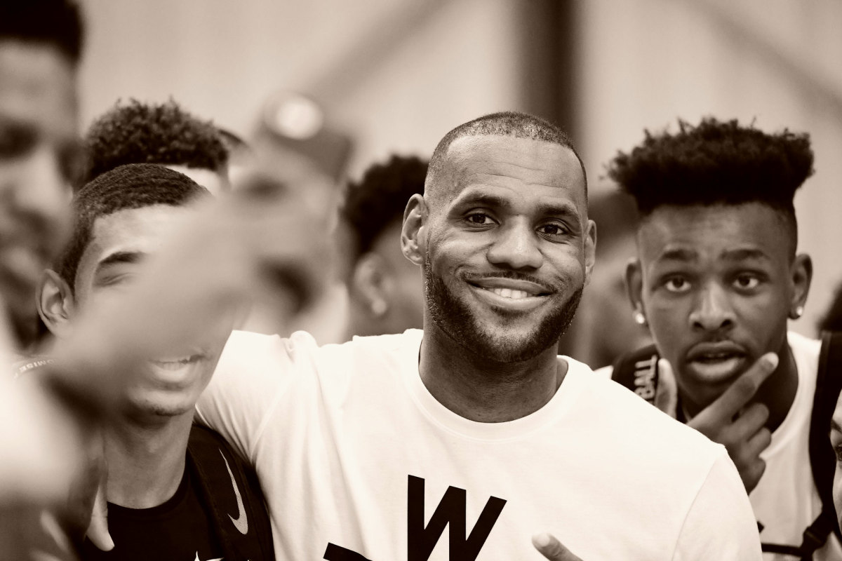 LeBron-James-SI457_TK1_0106.jpg